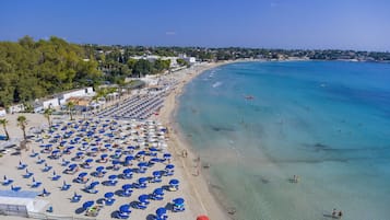Private beach, white sand, beach bar