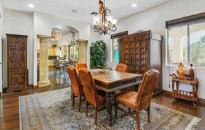Dining - 7BR Villa Mansion on Golf Course | Casita, Pool & Tennis Court (Scottsdale)