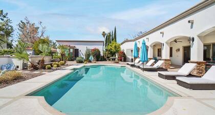 7BR Villa Mansion on Golf Course, Casita Pool Tennis Court