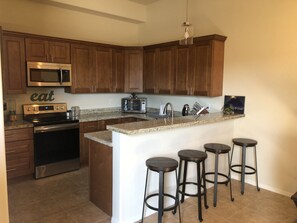 Microwave, oven, dishwasher, coffee/tea maker