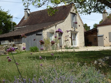 Le Clos des mûriers, proche Saint-Cirq Lapopie, un gßte en pleine nature