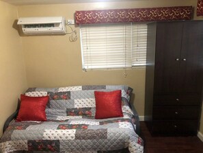 1 多间卧室、熨斗/熨衣板、WiFi、床单