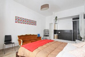 5 bedrooms, WiFi