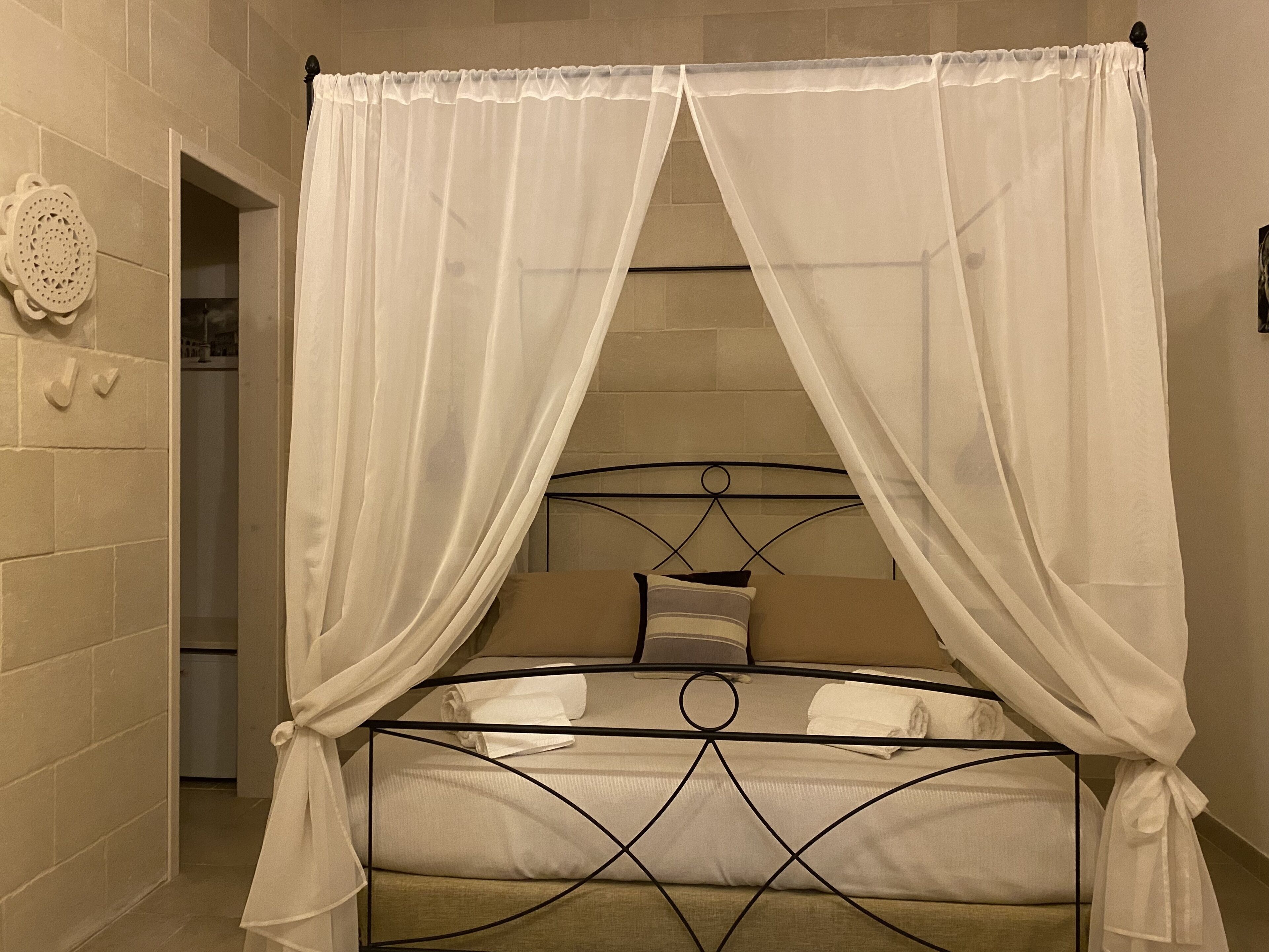 Minibar, in-room safe, individually decorated, individually furnished