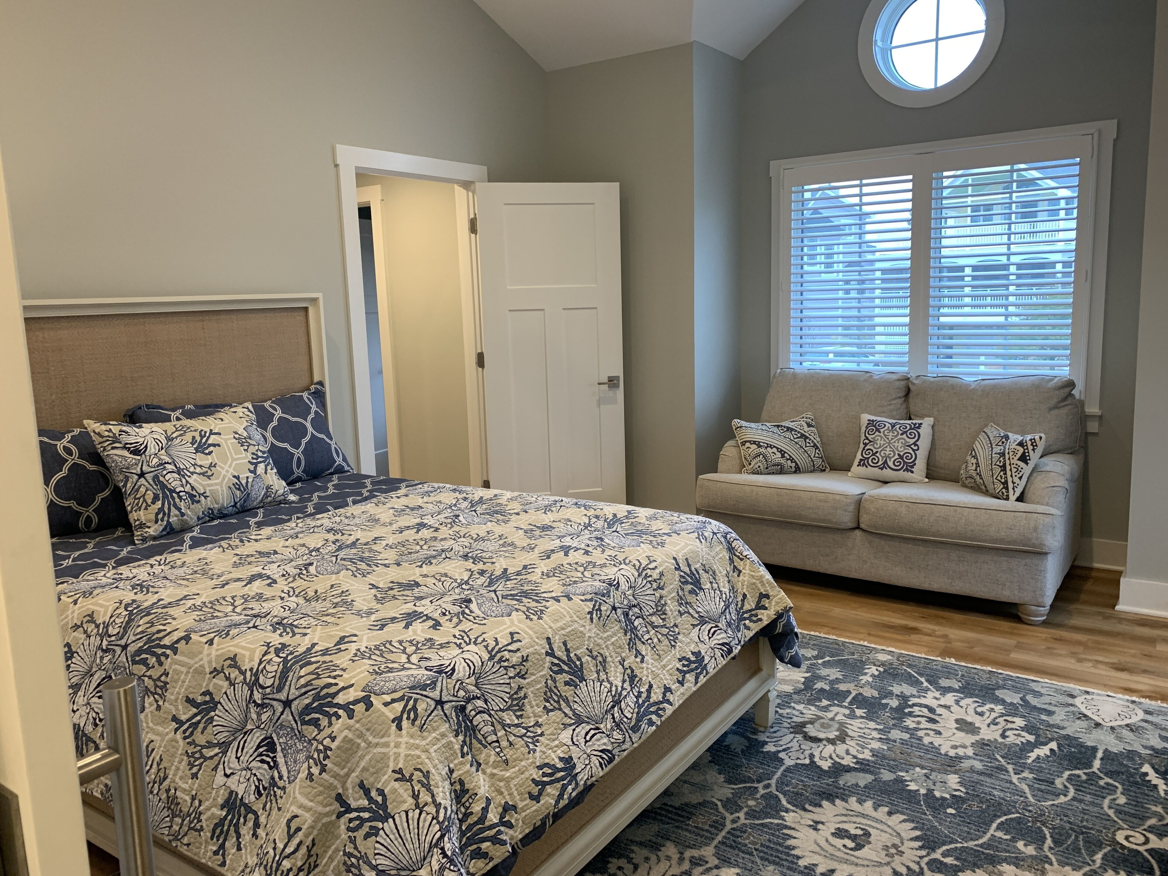 4 bedrooms, iron/ironing board, WiFi