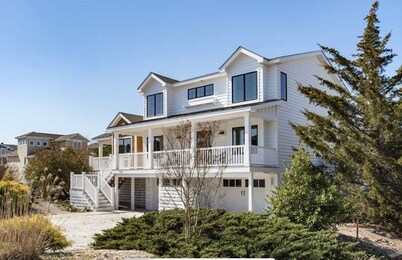 Cape Shores Luxury - Brand NEW 2024 Pool, Beach, Private Fishing Pier, Park!