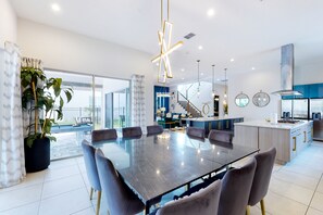 Dining - Chic Mansion with Games Room (Kissimmee)