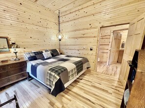 3 bedrooms, iron/ironing board, travel crib, free WiFi