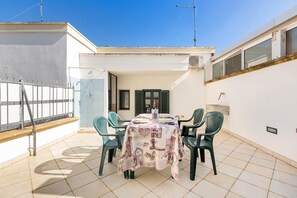 Outdoor dining - Villa Lucia - Bilo 2 by BarbarHouse (Boncore)