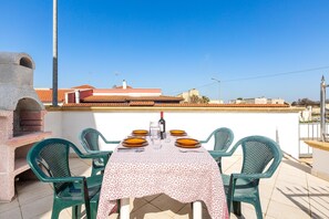 Outdoor dining - Villa Lucia - Trilo by BarbarHouse (Boncore)