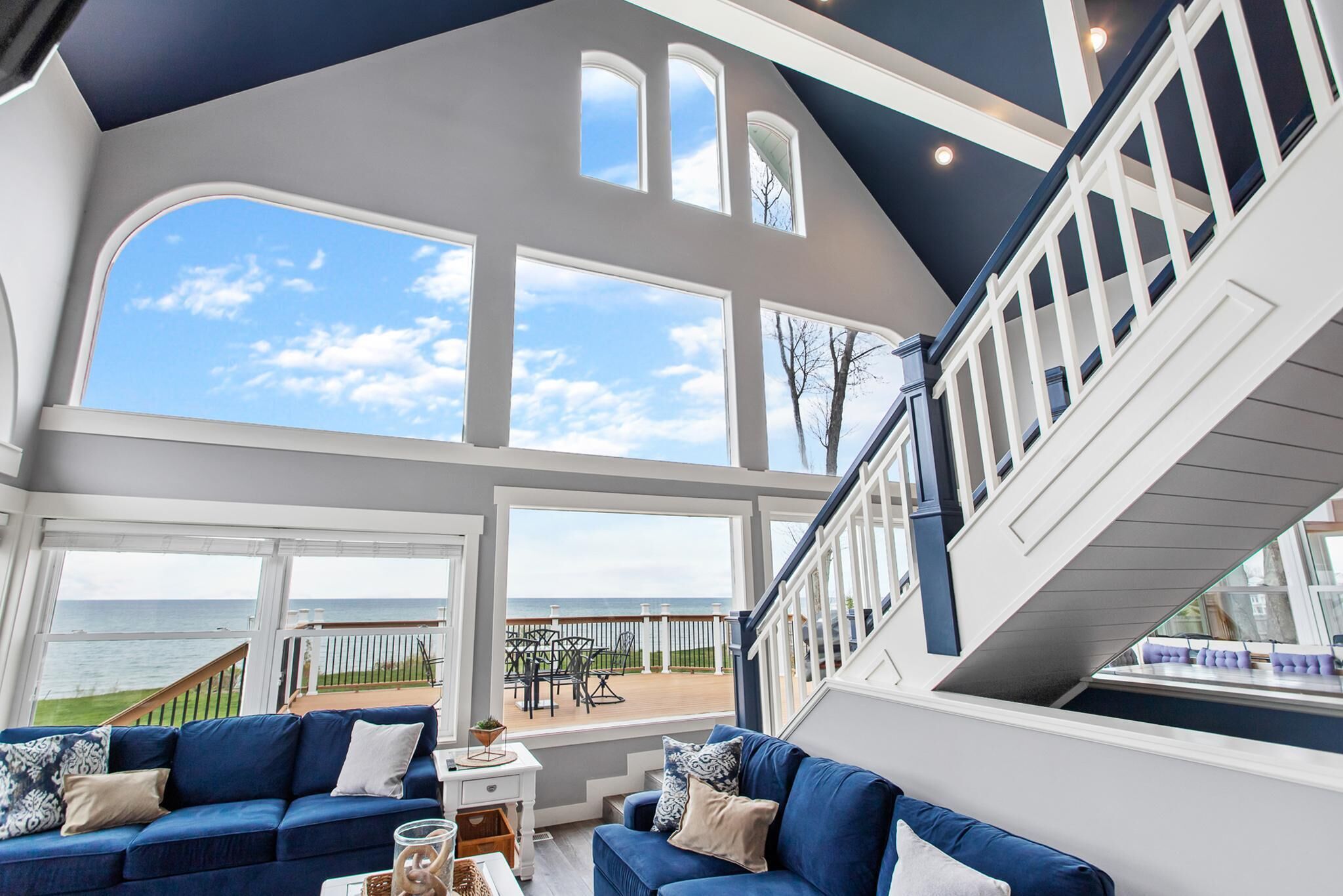 Sunset Haven | 5 BR | Lake Michigan Access with Hot Tub