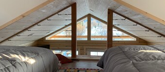 Downtown Cozy Red Cabin