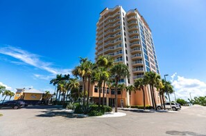 Exterior - Southern Comfort - Updated Waterfront Condo (Bonita Springs)