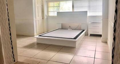 Beautiful Bungalow in the heart of Coral Gables