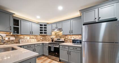 Pet-Friendly 2 Bedroom Suite Near UWW Campus, Kettle Moraine, and Starin Park!