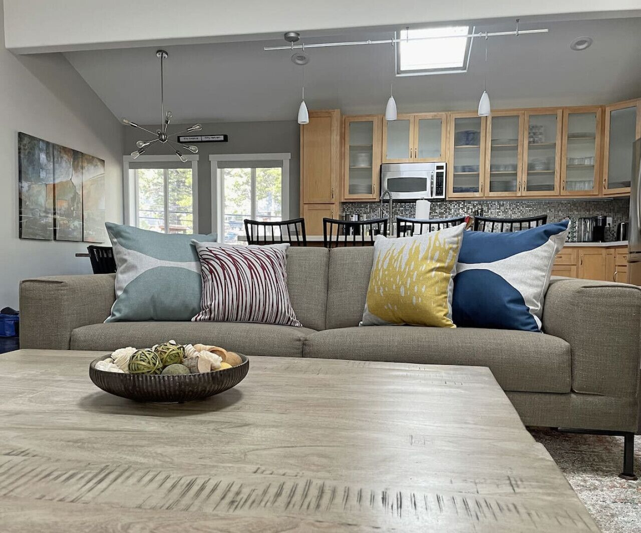 Smart-TV, Kamin, Stereoanlage, Arbeitsbereiche