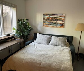 4 bedrooms, desk, iron/ironing board, free WiFi - Modern Mountain Retreat (Incline Village)