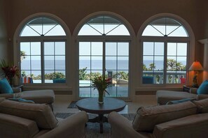 TV - Casa del Sol 4 bedroom, by Island House Vacation Rentals (West Bay)