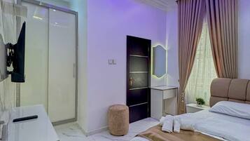 4 ๊ฐ์ ์นจ์ค, ๋ค๋ฆฌ๋ฏธ/๋ค๋ฆฌ๋ฏธํ, ๋ฌด๋ฃ WiFi, ์นจ๋ ์ํธ