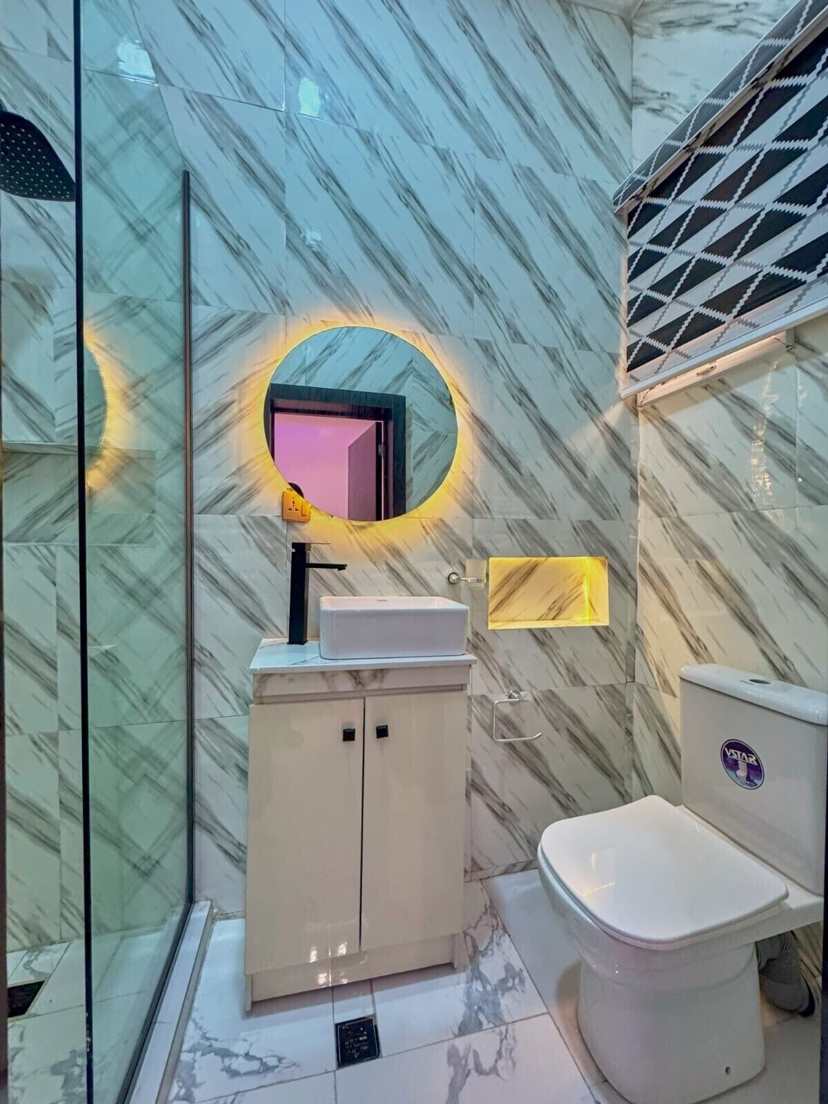 Combined shower/bathtub, deep-soaking bathtub, hair dryer, towels