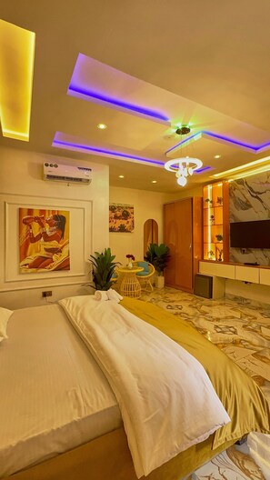 4 bedrooms, iron/ironing board, free WiFi, bed sheets