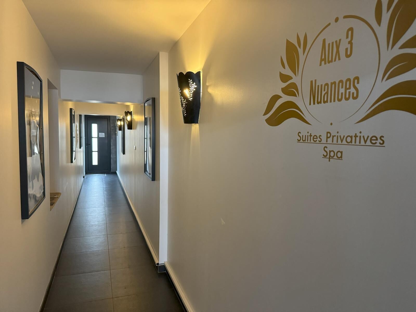 Familieloftsrom, eget bad, hageutsikt | Inngang