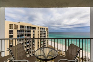 Property grounds - NEWLY RENOVATED! BEAUTIFUL DESTIN BEACHFRONT CONDO WITH BREATHTAKING VIEWS! (Destin)