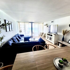 TV, DVD player - NEWLY RENOVATED! BEAUTIFUL DESTIN BEACHFRONT CONDO WITH BREATHTAKING VIEWS! (Destin)