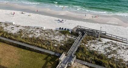 NEWLY RENOVATED! BEAUTIFUL DESTIN BEACHFRONT CONDO WITH BREATHTAKING VIEWS!