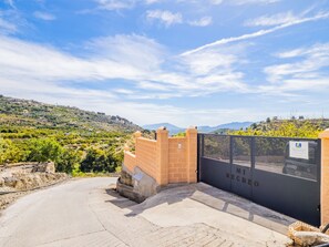 Property grounds - Cubo's Casa Mi Recreo / private pool / views (Yunquera)