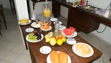 Free daily buffet breakfast