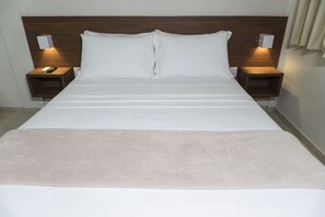 Habitación doble superior | Minibar, escritorio, tabla de planchar con plancha y wifi gratis