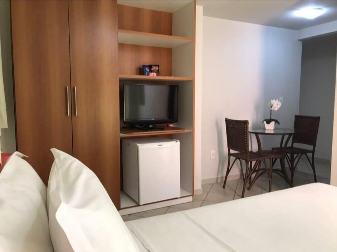 Minibar, skrivebord, strykejern/-brett og wi-fi (inkludert)