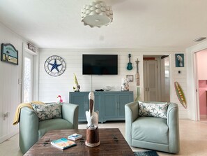 Smart-TV, DVD-Player, Bücher