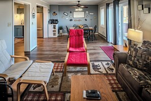 TV, fireplace, DVD player