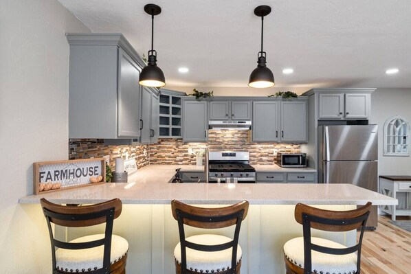 Fridge, microwave, oven, stovetop