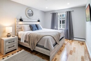 2 bedrooms, desk, iron/ironing board, free WiFi