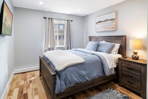 2 bedrooms, desk, iron/ironing board, free WiFi