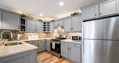 Pet-Friendly Farmhouse 2 Bedroom Near UWW Campus, Starin Park, & Kettle Moraine!