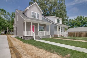 Exterior - Vacation Homes at Buckroe Beach! Sleeps 10 2 (Hampton)