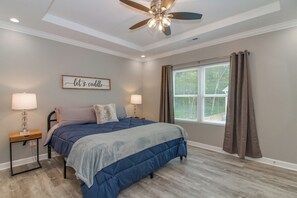 3 bedrooms, iron/ironing board, free WiFi, bed sheets - Vacation Homes at Buckroe Beach! Sleeps 10 2 (Hampton)