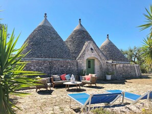 Terrace/patio - I Trulli dell'Uliveto by ApulianBnV (Castellana Grotte)