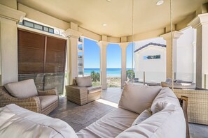 Terrace/patio - Turtle Tracks - Gulf Views with Private Pool, Spa Tub & Game Room (Destin)