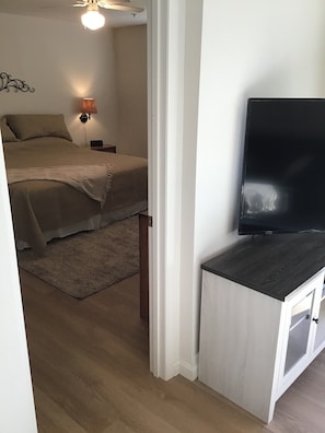 2 chambres, fer et planche à repasser, Wi-Fi, draps fournis