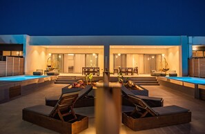 Outdoor pool, a heated pool