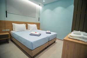 3 bedrooms, iron/ironing board, free WiFi, bed sheets - Velvet     (Gournes)