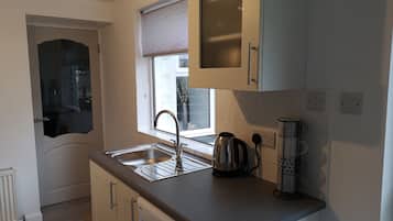 Apartment | Private kitchen | Fridge, microwave, oven, stovetop