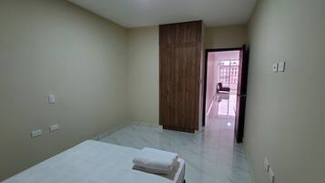 Deluxe Apartment | 2 bedrooms, laptop workspace, iron/ironing board, free WiFi