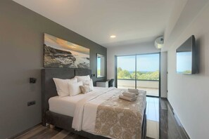 5 bedrooms, iron/ironing board, travel cot, WiFi - Modern 5-Br Villa for 10 with pool, sauna and jacuzzi close to beach (Prematura)