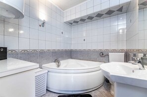 Badewanne, Whirlpool, Handtücher